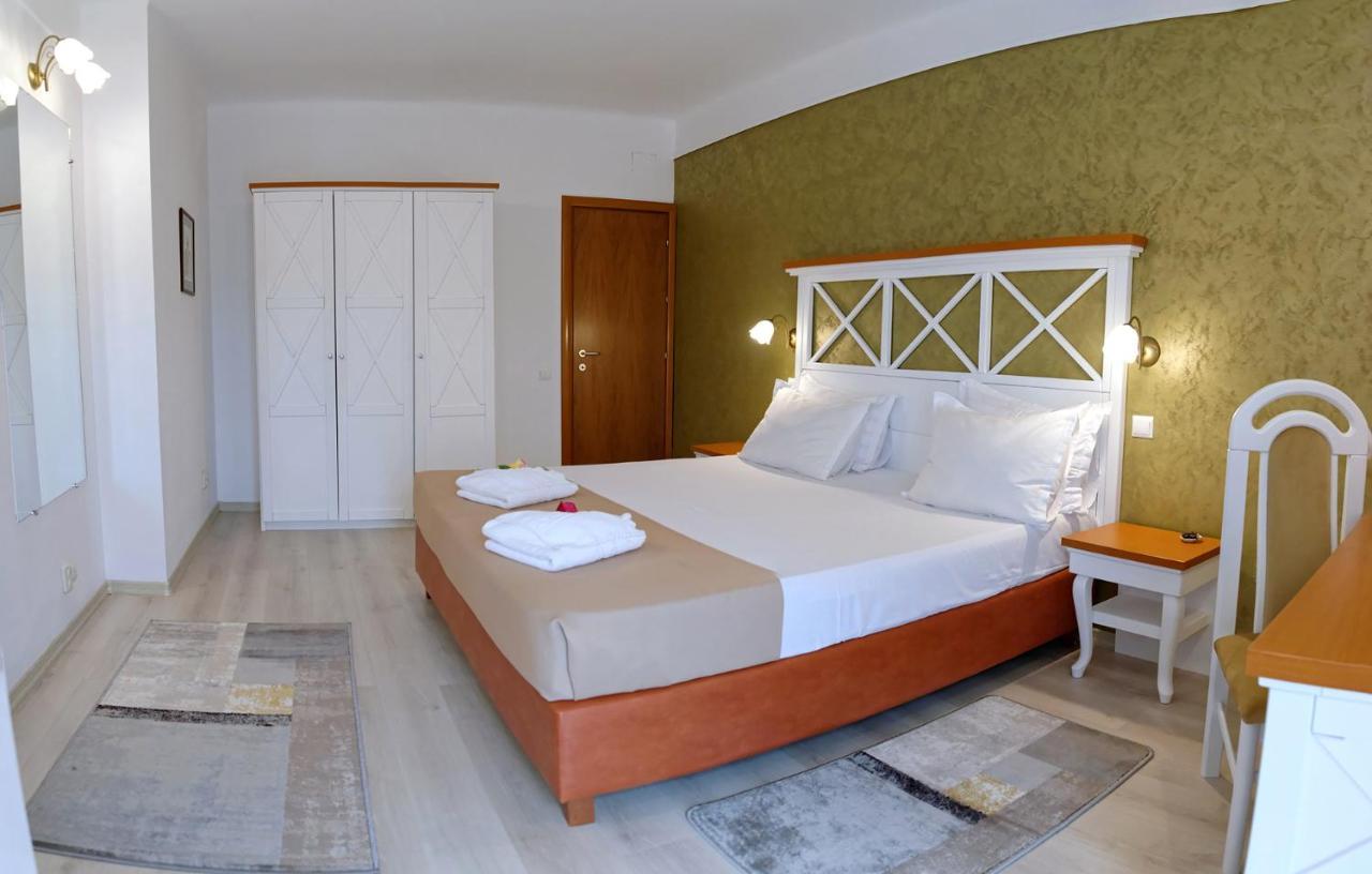 Albatros Hotel