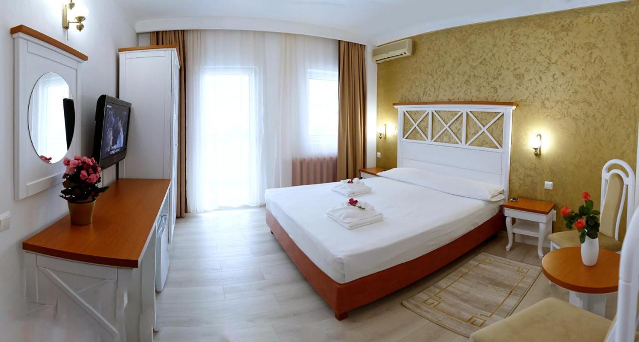 Albatros Hotel 3*
