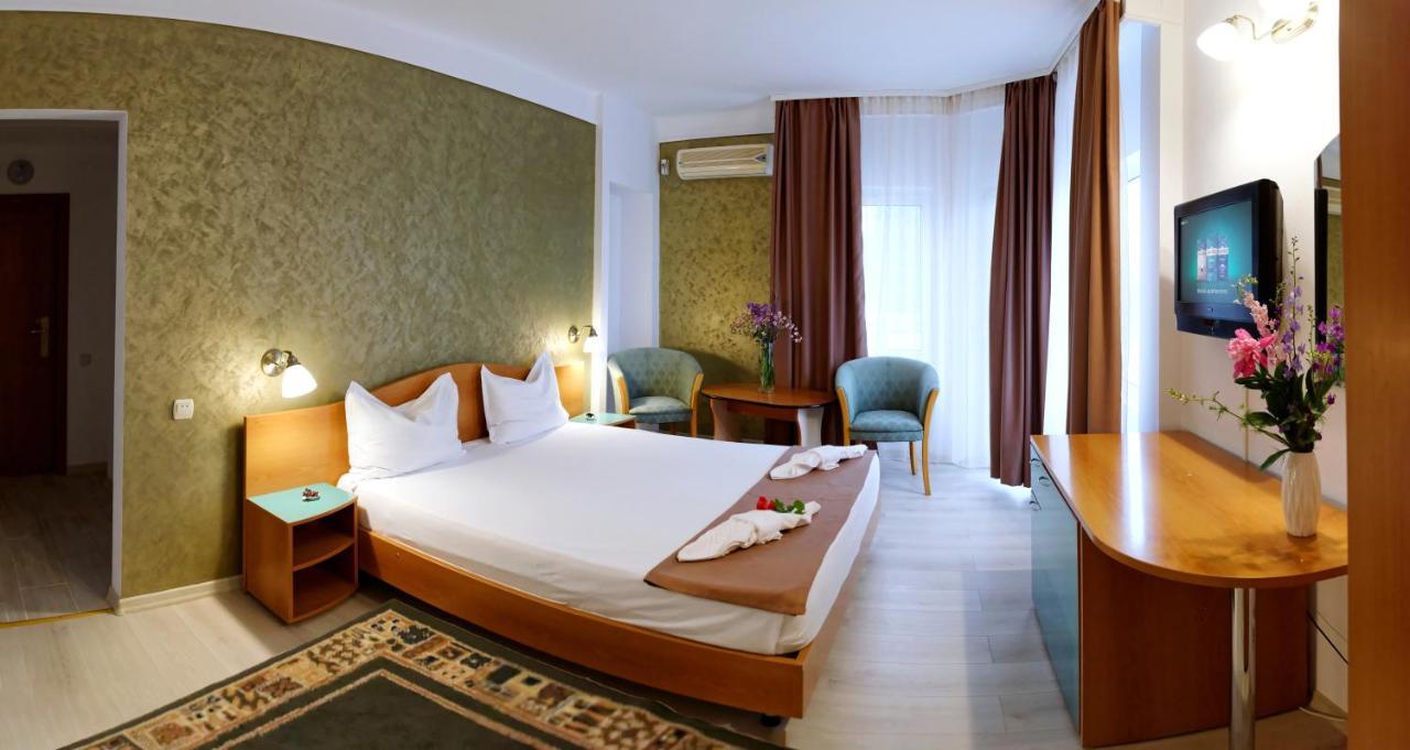 Albatros Hotel 3*