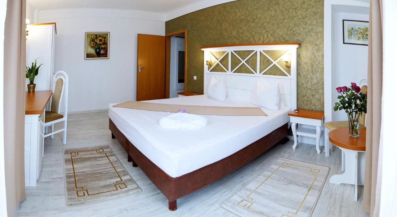 Albatros Hotel 3*